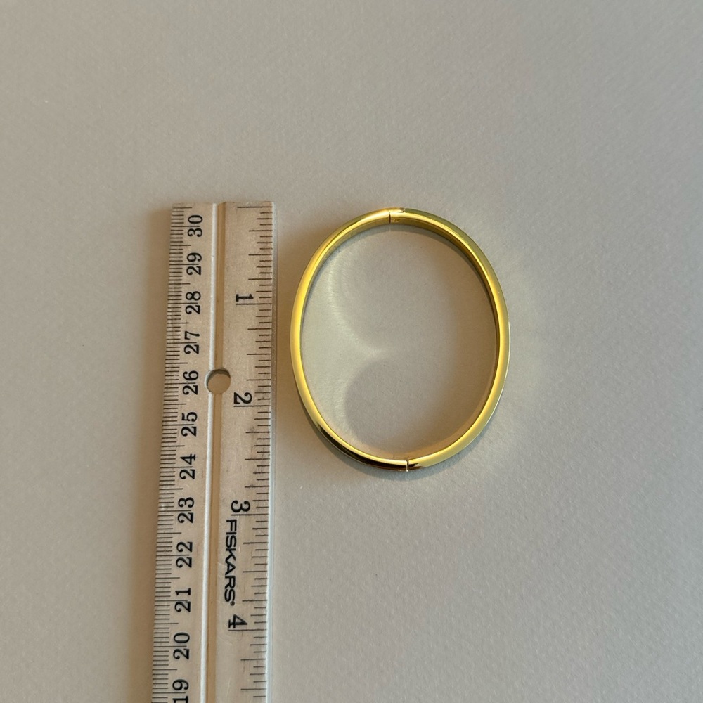 Minimalist gold bangle N996 - Picture 4 of 4